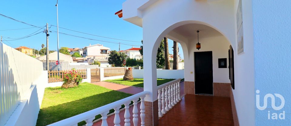 Casa / Villa T4 em Gaeiras de 208 m²