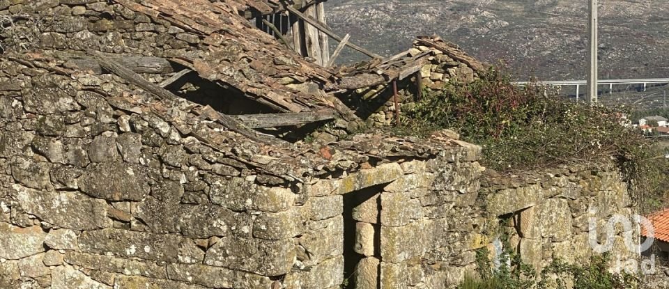 Maison de campagne T0 à Adoufe e Vilarinho de Samardã de 90 m²