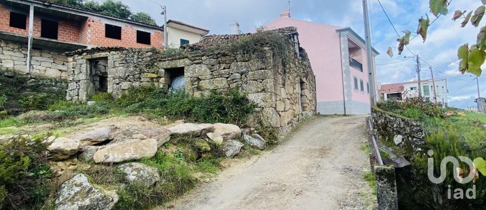 Maison de campagne T0 à Adoufe e Vilarinho de Samardã de 90 m²