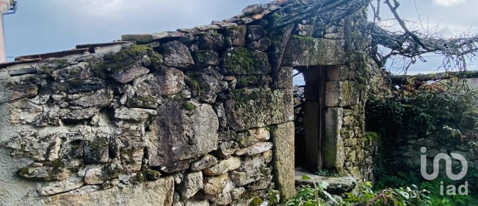 Maison de campagne T0 à Adoufe e Vilarinho de Samardã de 90 m²