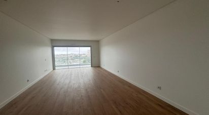 Apartamento T3 em Carnaxide e Queijas de 152 m²