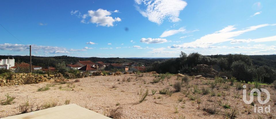 House T3 in Além da Ribeira e Pedreira of 146 m²