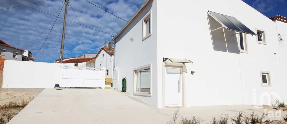 House T3 in Além da Ribeira e Pedreira of 146 m²