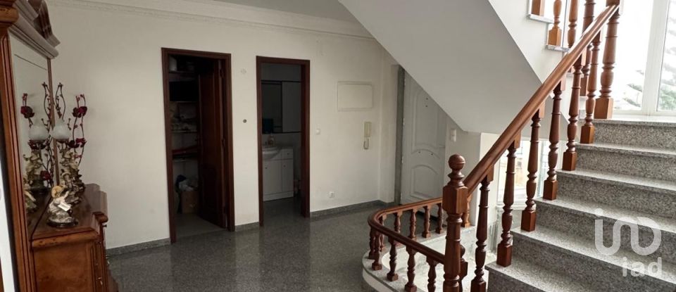 Casa / Villa T4 em Pontinha e Famões de 218 m²