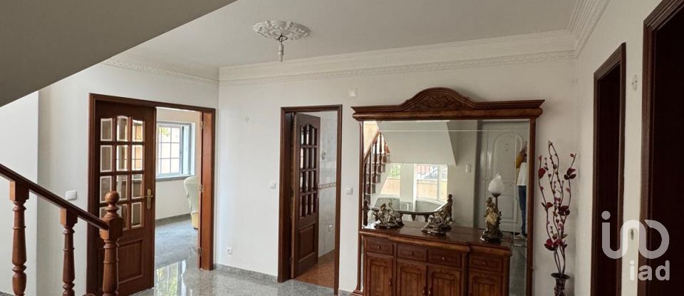 Casa / Villa T4 em Pontinha e Famões de 218 m²