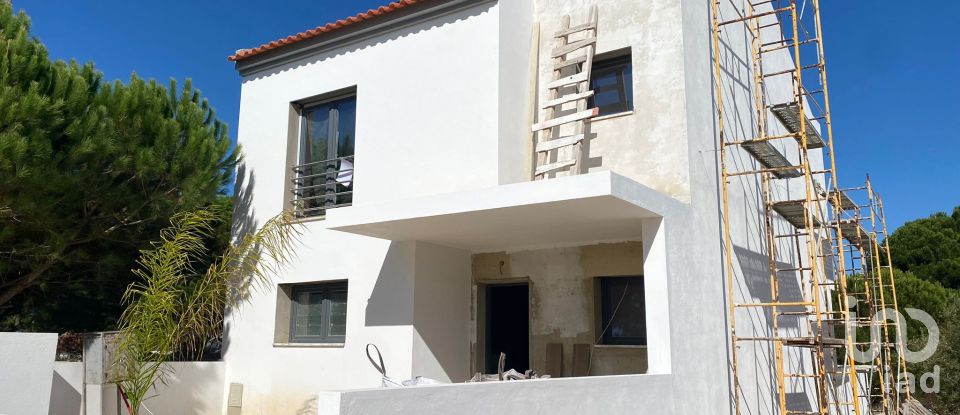 House T3 in Sesimbra (Castelo) of 75 m²