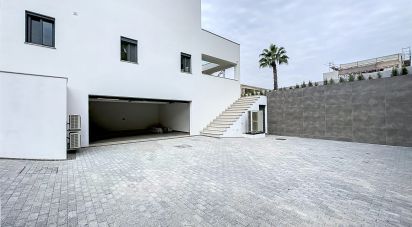 House T4 in Quarteira of 487 m²