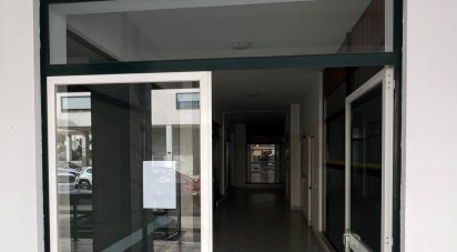 Shop / premises commercial in Santo António dos Olivais of 42 m²