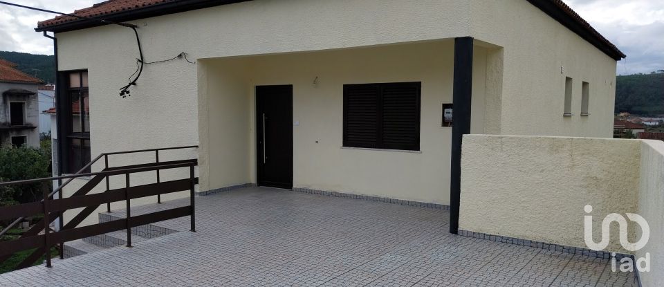 House T3 in Paul of 250 m²