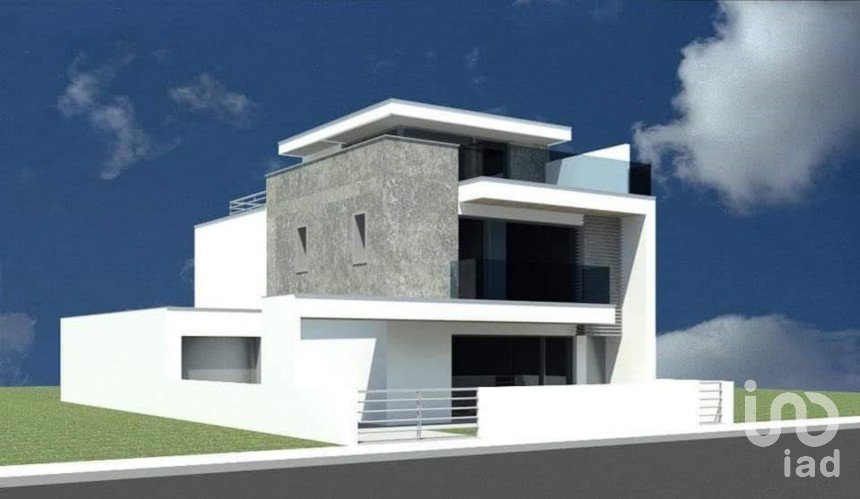 Casa / Villa T4 em Atouguia da Baleia de 240 m²