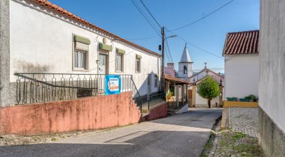 Traditional house T2 in Além da Ribeira e Pedreira of 120 m²