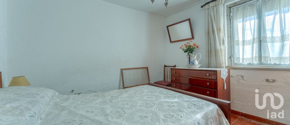 Traditional house T2 in Além da Ribeira e Pedreira of 120 m²