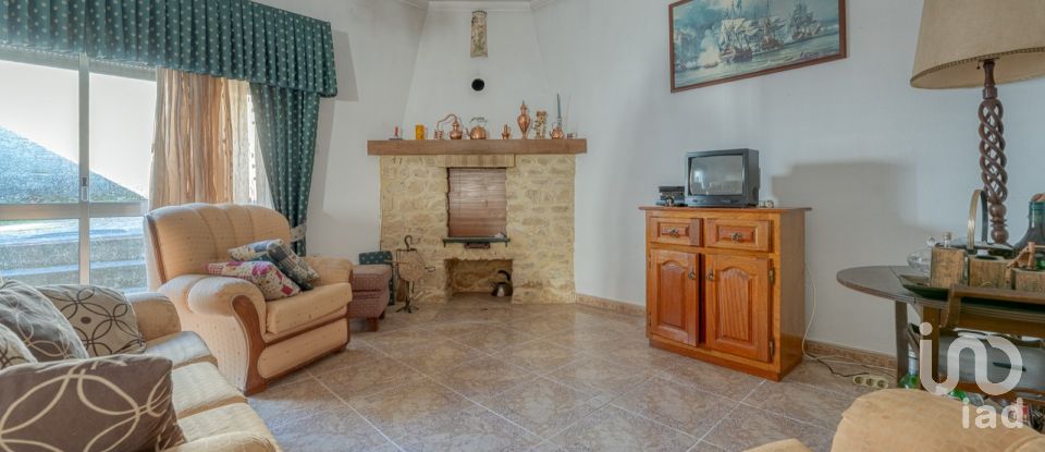 Traditional house T2 in Além da Ribeira e Pedreira of 120 m²