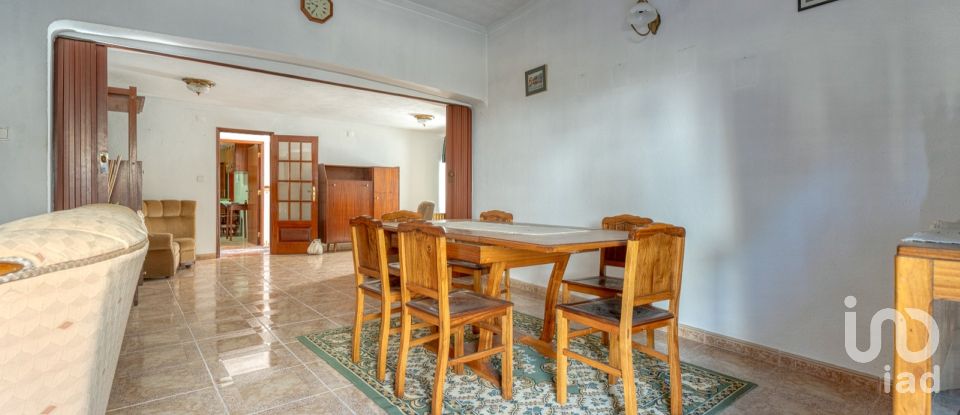 Traditional house T2 in Além da Ribeira e Pedreira of 120 m²