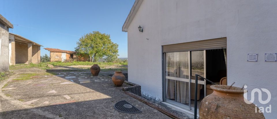 Traditional house T2 in Além da Ribeira e Pedreira of 120 m²