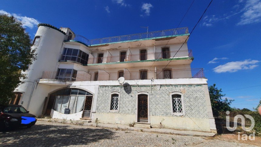 Block of flats in Luz de Tavira e Santo Estêvão of 437 m²