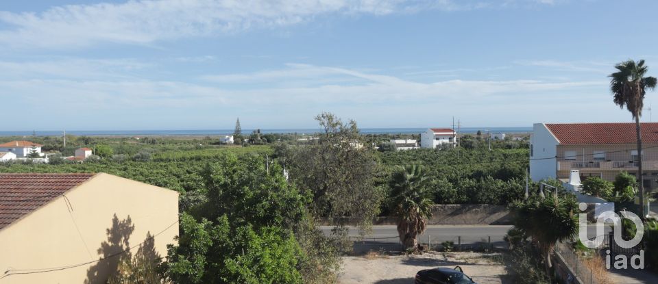 Block of flats in Luz de Tavira e Santo Estêvão of 437 m²