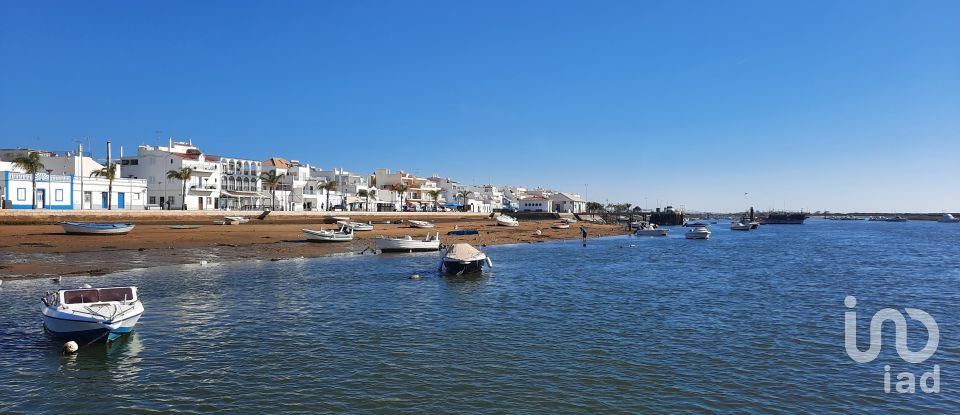 Block of flats in Luz de Tavira e Santo Estêvão of 437 m²