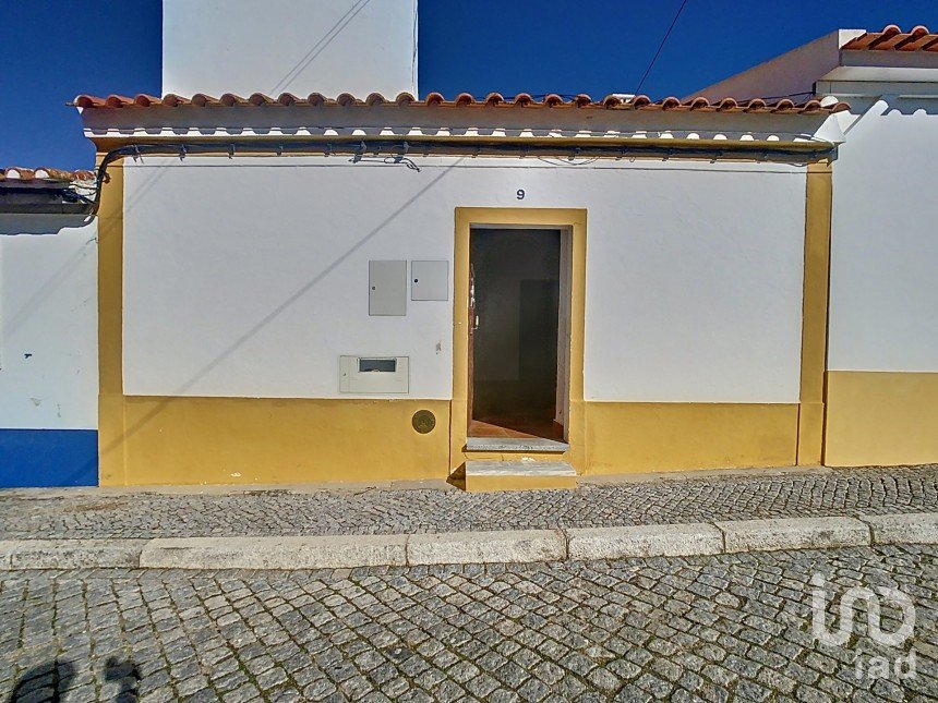 Village house T2 in Barbacena e Vila Fernando of 73 m²