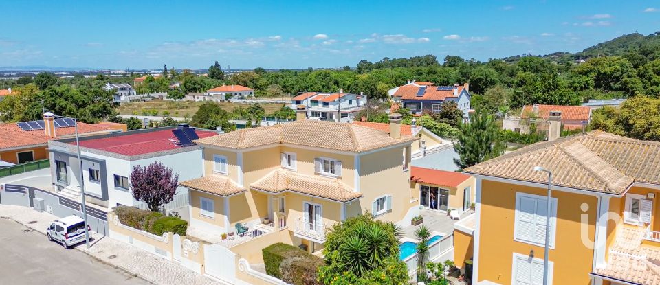 Maison traditionnelle T4 à Azeitão (São Lourenço e São Simão) de 263 m²