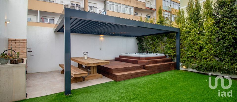 Maison T3 à Algueirão-Mem Martins de 232 m²