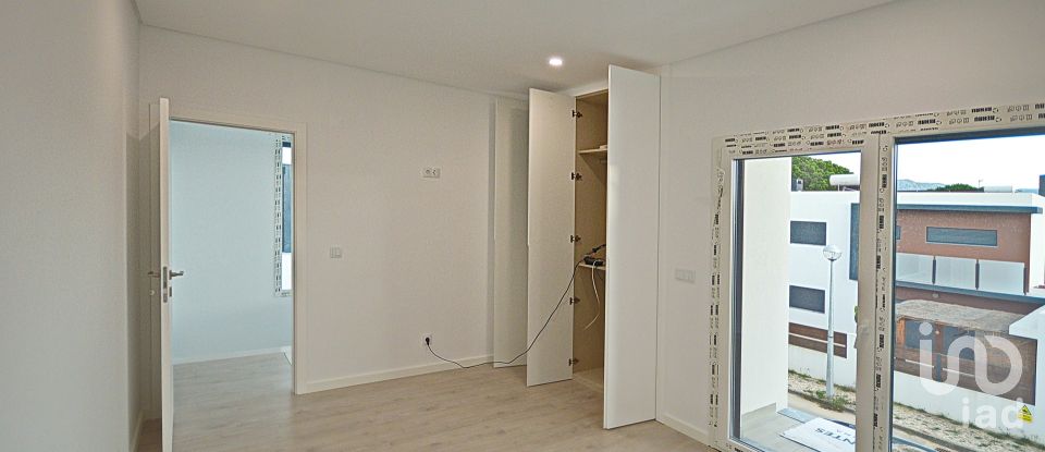 Maison T3 à Azeitão (São Lourenço e São Simão) de 173 m²