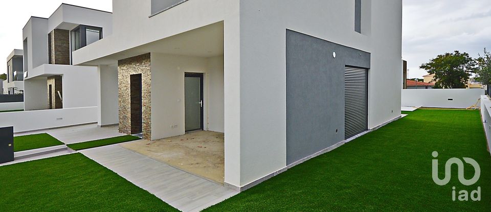 Maison T3 à Azeitão (São Lourenço e São Simão) de 173 m²