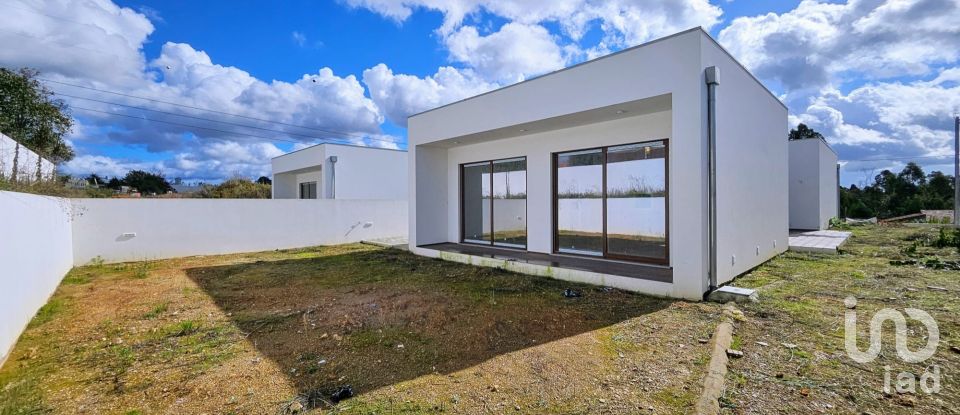 Casa T3 em Branca de 204 m²