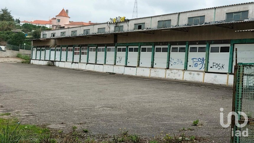 Loja / Estabelecimento Comercial em Queluz e Belas de 6 235 m²