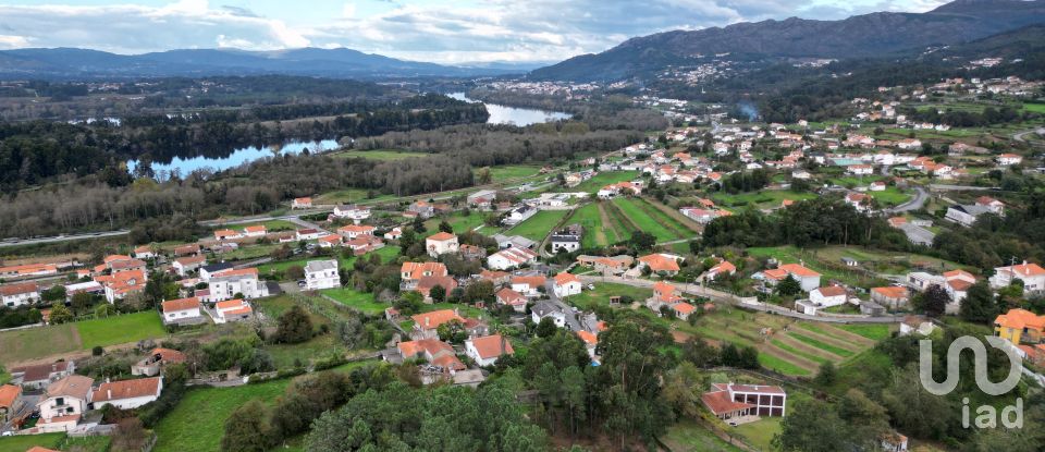 Terreno em Gondarém de 840 m²