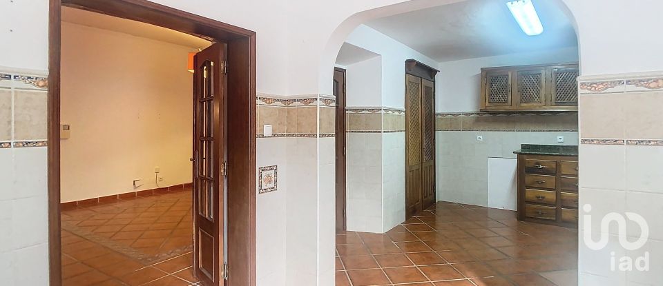 Maison traditionnelle T2 à Nossa Senhora da Conceição e São Bartolomeu de 230 m²