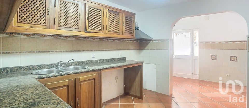 Maison traditionnelle T2 à Nossa Senhora da Conceição e São Bartolomeu de 230 m²