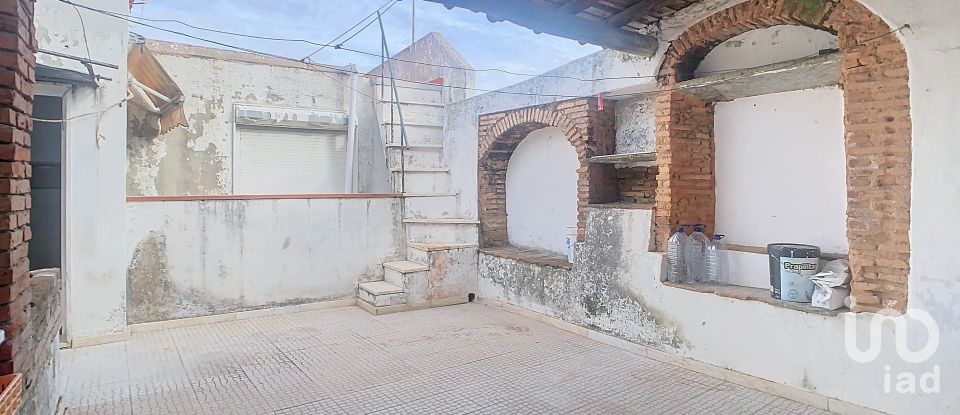 Maison traditionnelle T2 à Nossa Senhora da Conceição e São Bartolomeu de 230 m²