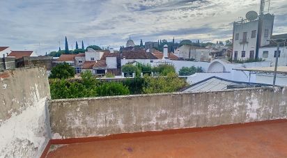 Casa tradicional T2 em Nossa Senhora da Conceição e São Bartolomeu de 230 m²