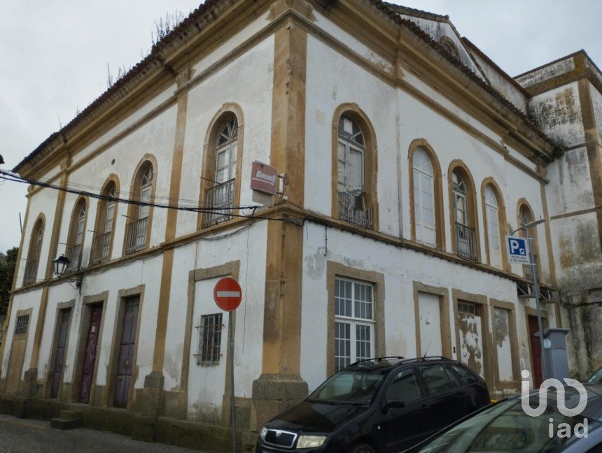 Bâtiment à Sé e São Lourenço de 2 064 m²