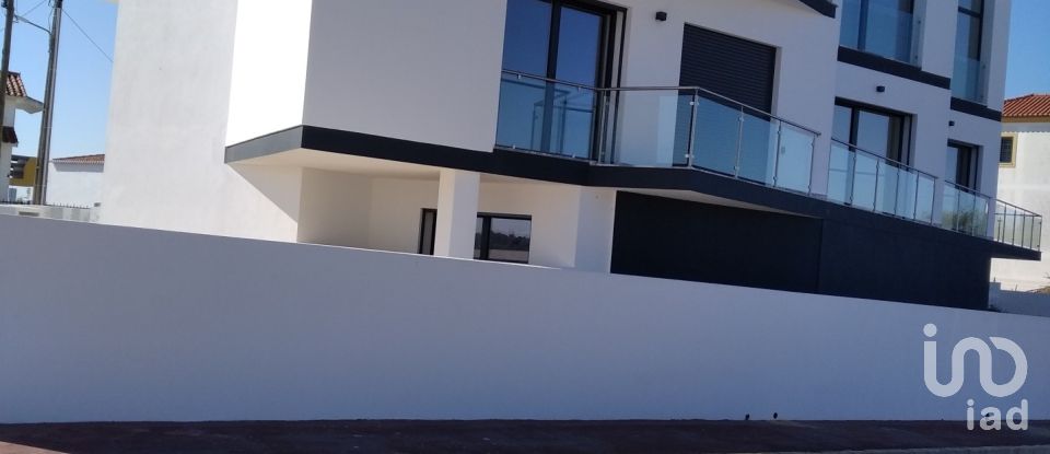 Casa / Villa T4 em Santiago do Cacém, Santa Cruz e São Bartolomeu da Serra de 333 m²