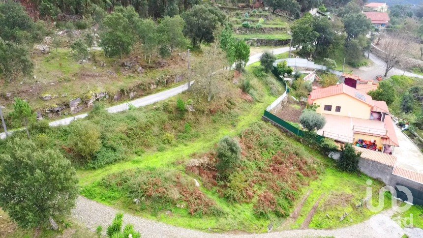 Terreno para construção em Barroselas E Carvoeiro de 1 327 m²