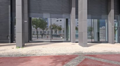 Boutique/Local commercial à Parque das Nações de 60 m²