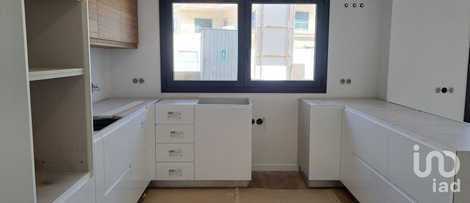 Casa T3 em Ericeira de 211 m²