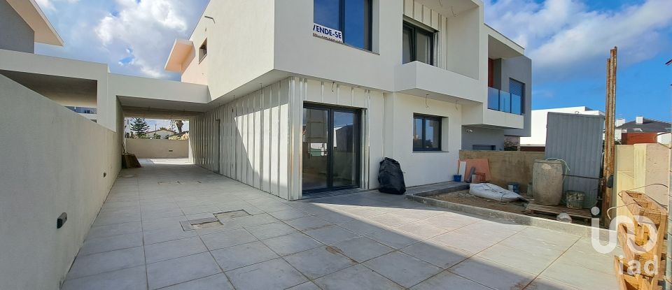 Casa T3 em Ericeira de 211 m²