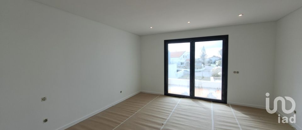 Casa T3 em Ericeira de 211 m²