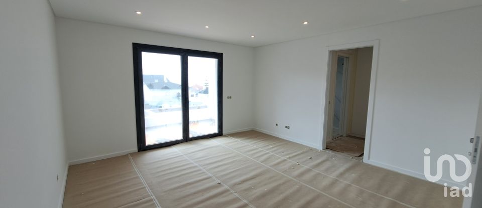 Casa T3 em Ericeira de 211 m²