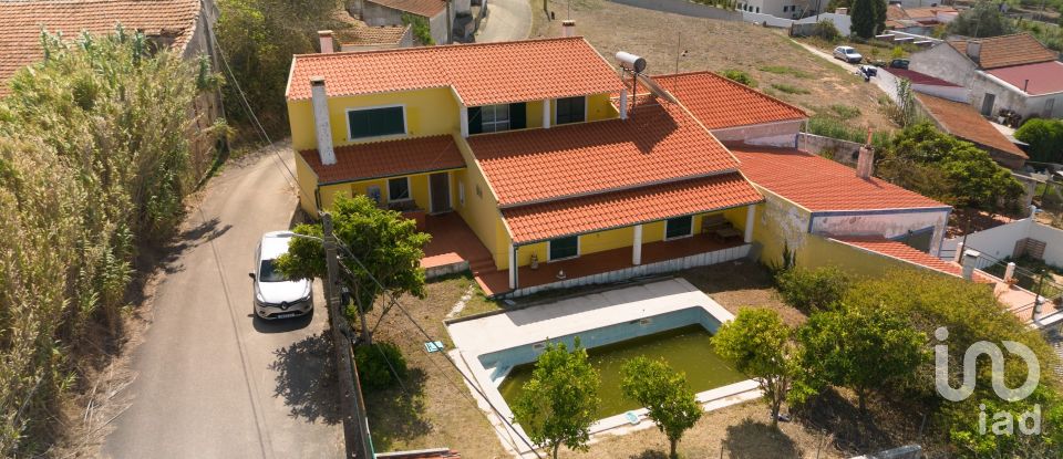 Casa T3 em Santa Maria, São Pedro e Sobral da Lagoa de 190 m²