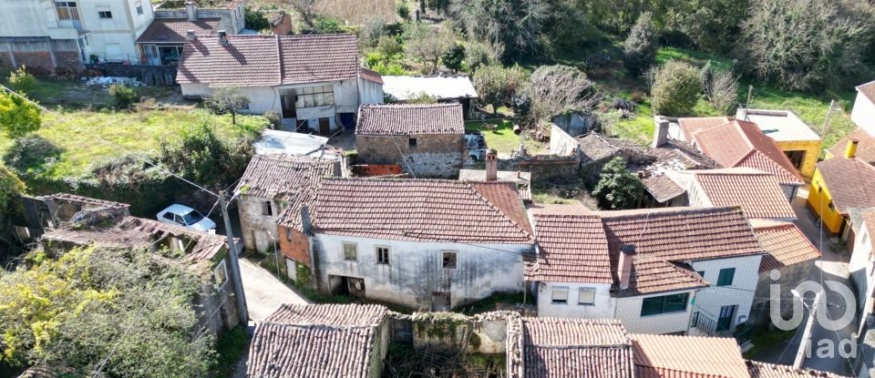 Casa de aldeia T2 em Vila Nova de 200 m²