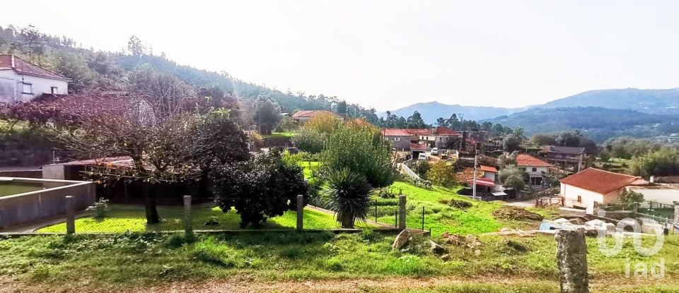 Casa / Villa T3 em Vilela, São Cosme e São Damião e Sá de 597 m²