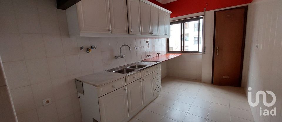 Apartamento T2 em Rio de Mouro de 81 m²