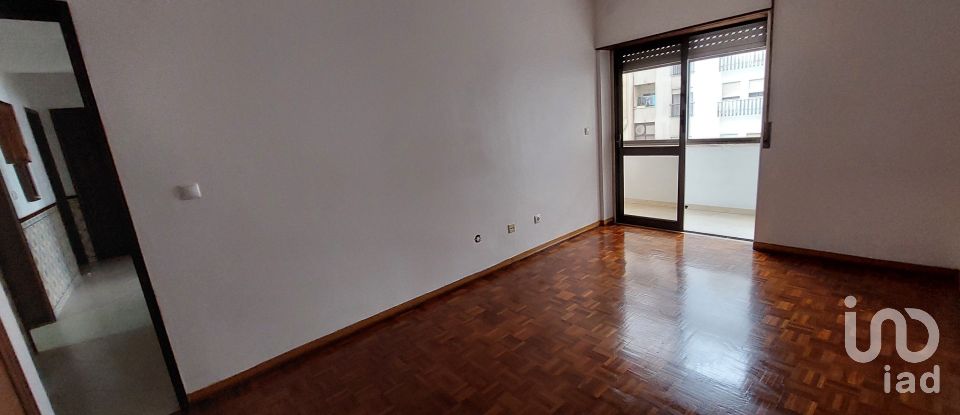 Apartamento T2 em Rio de Mouro de 81 m²