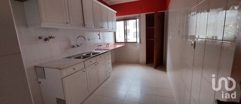 Apartamento T2 em Rio de Mouro de 81 m²