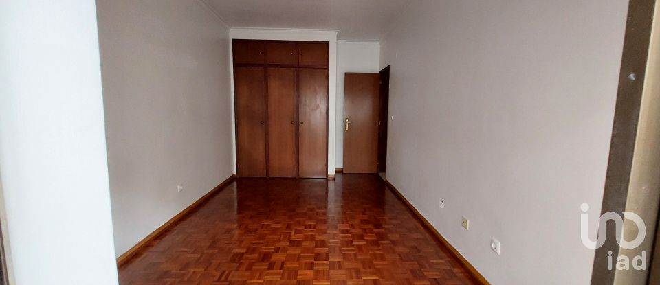 Apartamento T2 em Rio de Mouro de 81 m²