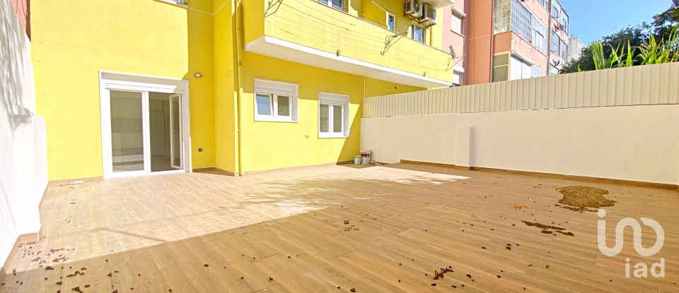 Appartement T1 à Mina de Água de 42 m²